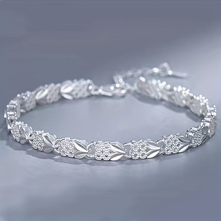 Silvery Bracelet – Clover Design