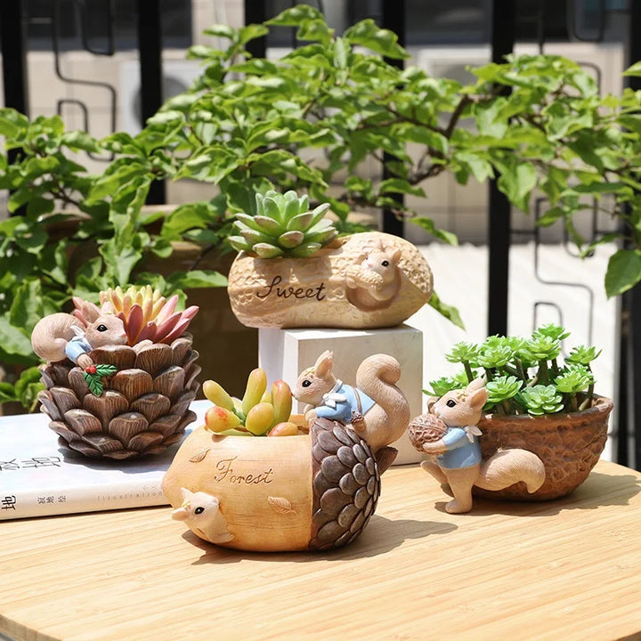 Cute Squirrel Shape Resin Flowerpot Decorative Animal Succulent Flower Pot Garden Planting Pot Garden Planter Desktop Ornaments