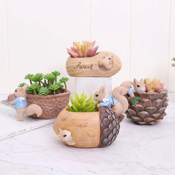 Cute Squirrel Shape Resin Flowerpot Decorative Animal Succulent Flower Pot Garden Planting Pot Garden Planter Desktop Ornaments