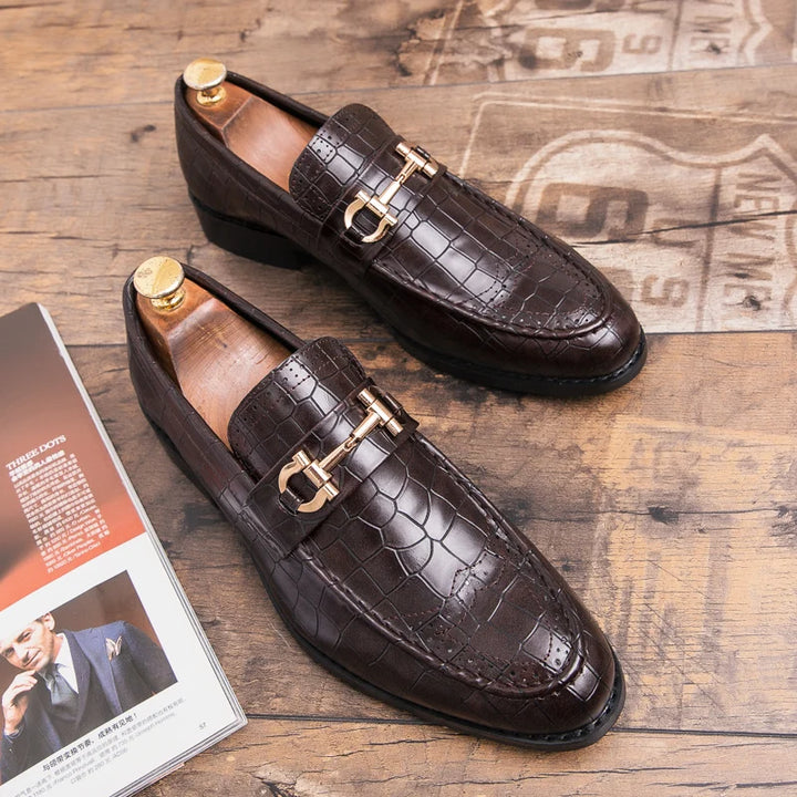 Designer Metal Buckle Loafers Men's Business Dress Fashion Casual Black Patent Leather Pointed-Toe Shoes Men's Loafers Slip-On