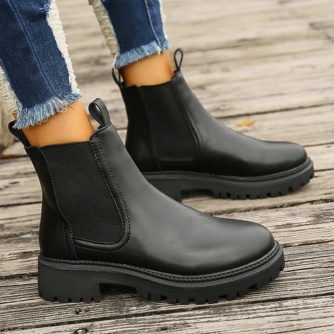 New Autumn Winter Chelsea Boots Women Platform Brown Black Beige White Ankle Boots For Women Fur Short Chunky Punk Gothic Shoes