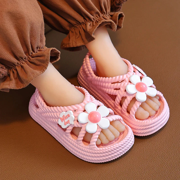 New Summer Aged 2-8 Children Slippers Flower Pattern Lithe Comfort Sandal For Girls Non-slip Seabeach Flip Flops Home Kids Shoes