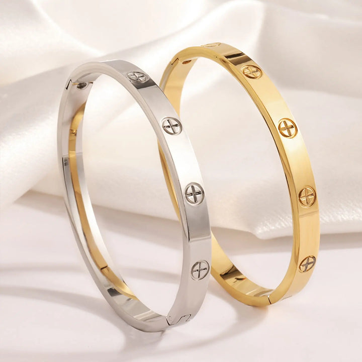 Stainless Steel Cross Bracelet – Luxurious & Trendy Design