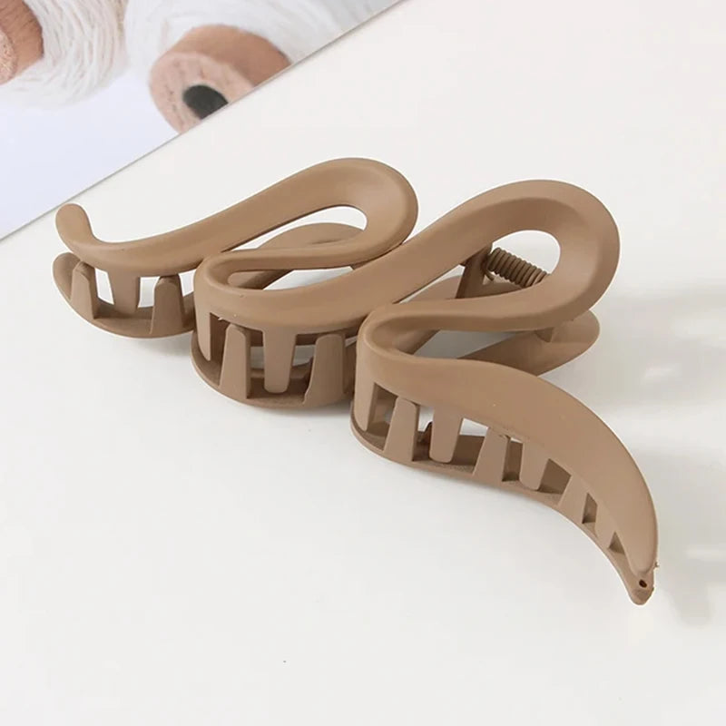 Oversized 13CM Wavy Matte Shark Clip - Transparent Hair Accessory