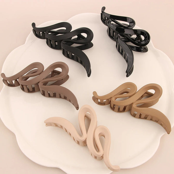 Oversized 13CM Wavy Matte Shark Clip - Transparent Hair Accessory