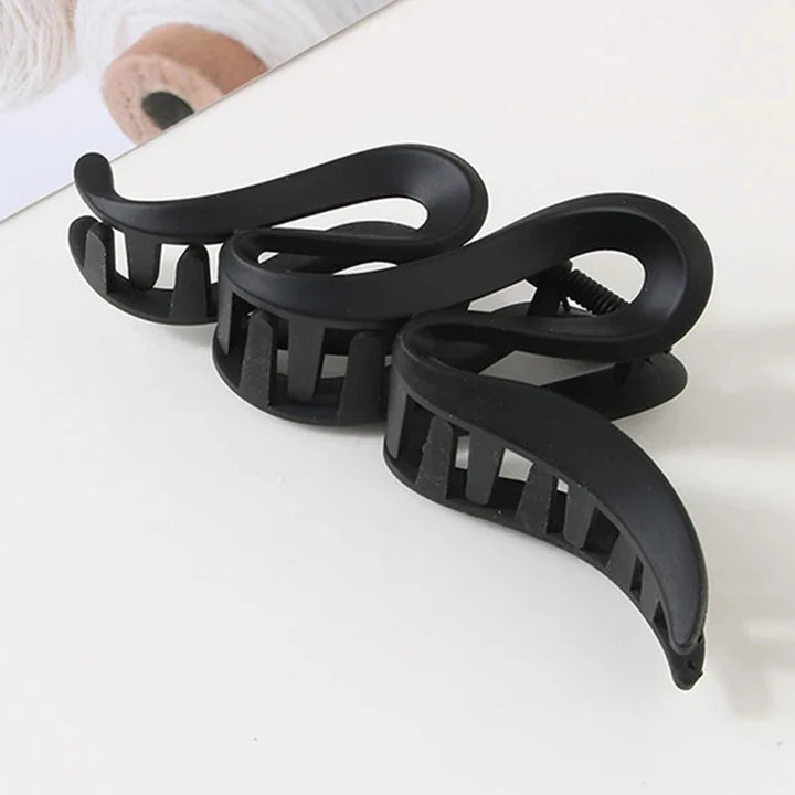 Oversized 13CM Wavy Matte Shark Clip - Transparent Hair Accessory